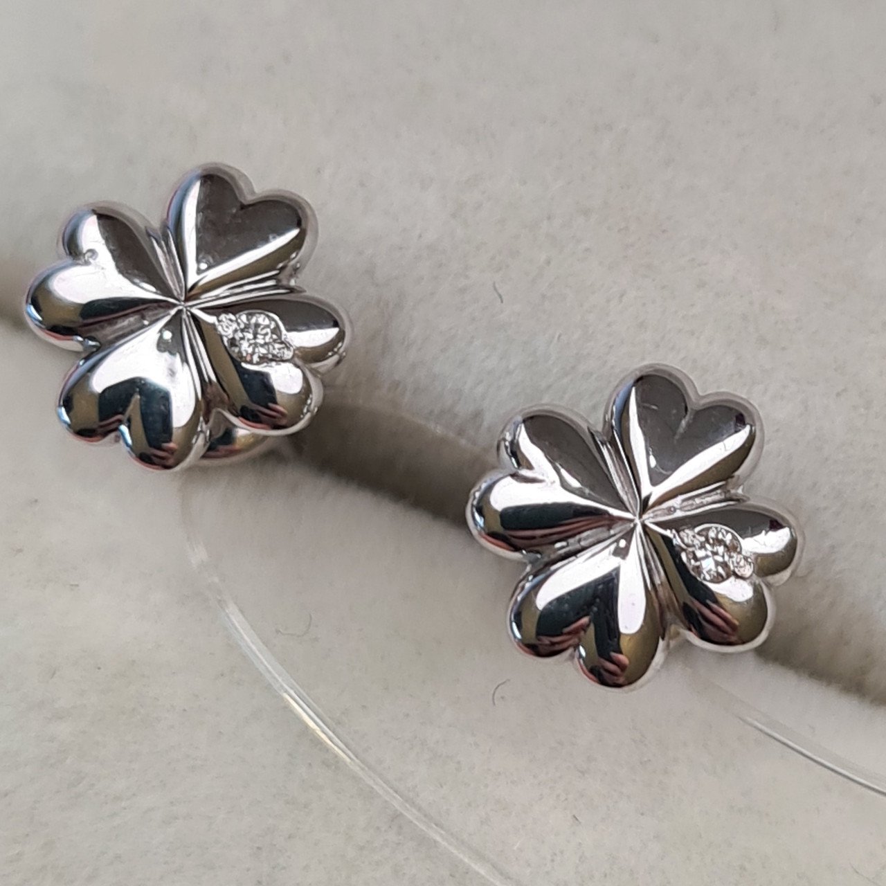Серьги Deimantas 101103264 1,21гр 0,018ct. купить,NaN