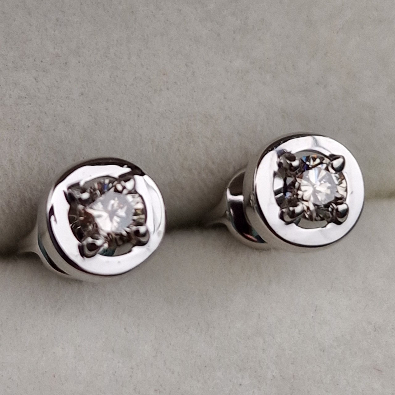 Серьги Deimantas 101103261 1,21гр 0,24ct. купить,NaN