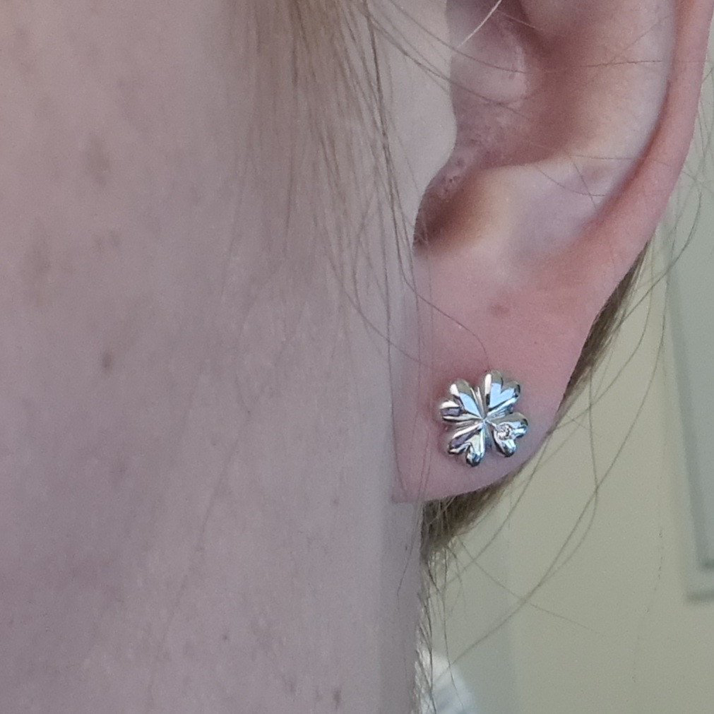 Серьги Deimantas 101103264 1,21гр 0,018ct. купить,NaN