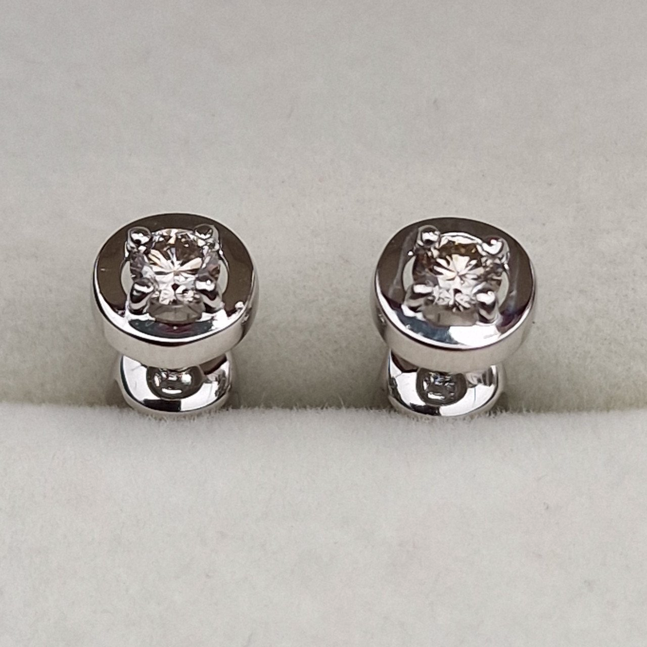 Серьги Deimantas 101103261 1,21гр 0,24ct. купить,NaN