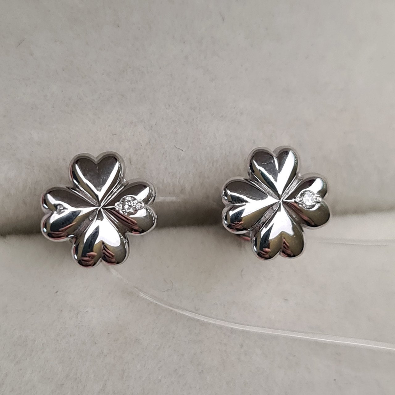 Серьги Deimantas 101103264 1,21гр 0,018ct. купить,NaN