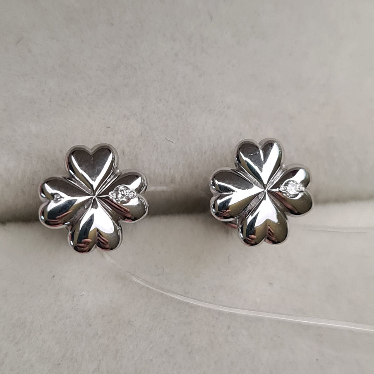 Серьги Deimantas 101103264 1,21гр 0,018ct. купить,NaN