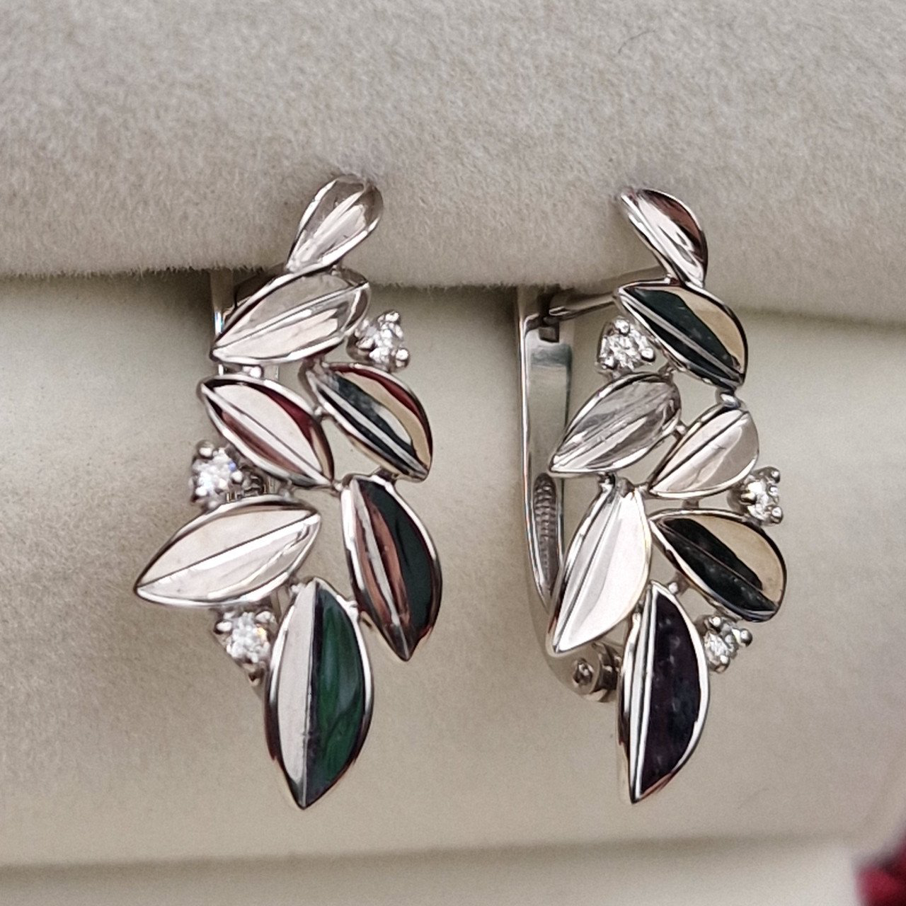 Серьги Deimantas 101103285 2,5гр 0,071ct. купить,NaN