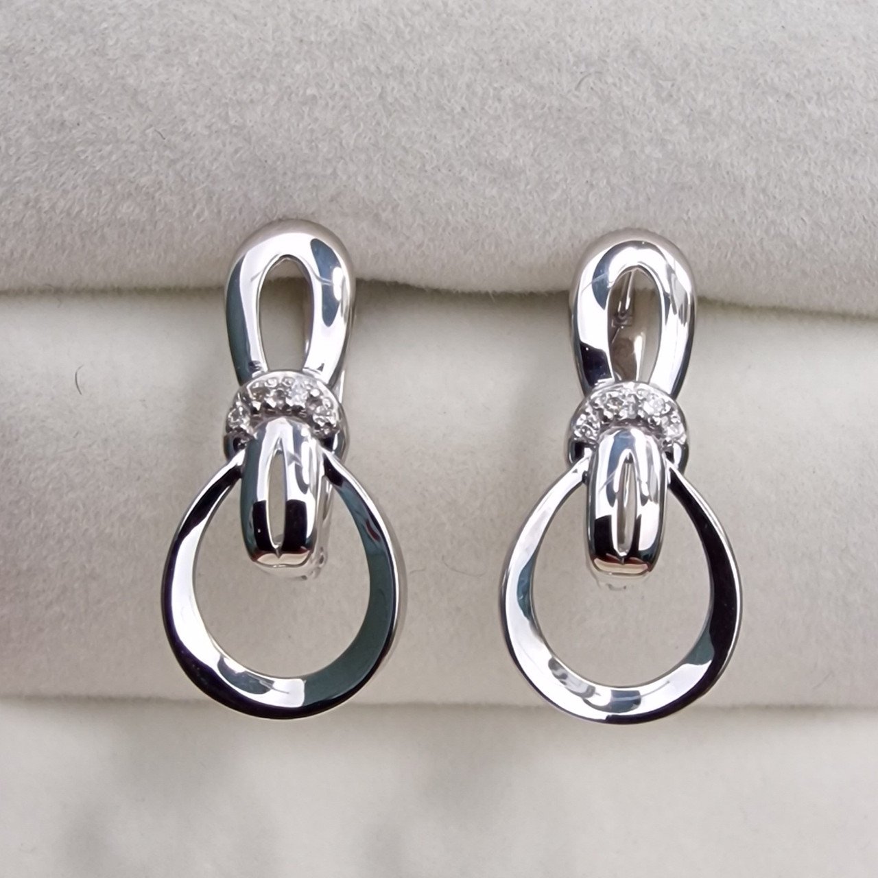 Серьги Deimantas 101103291 2,33гр 0,050ct. купить,NaN