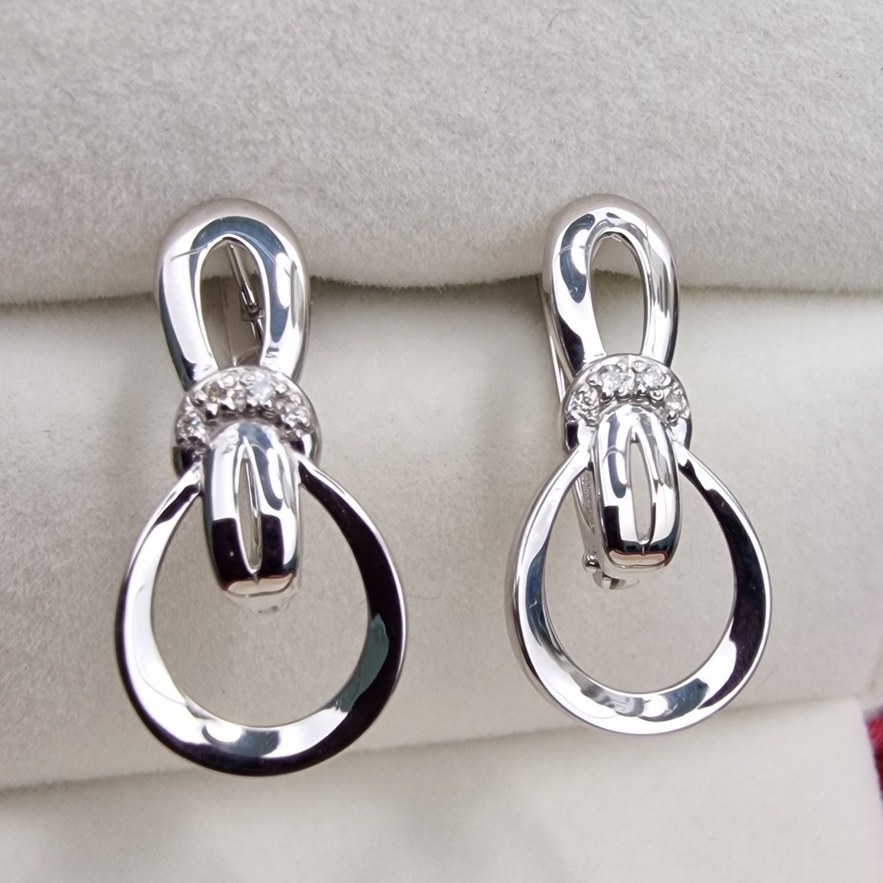 Серьги Deimantas 101103291 2,33гр 0,050ct. купить,NaN