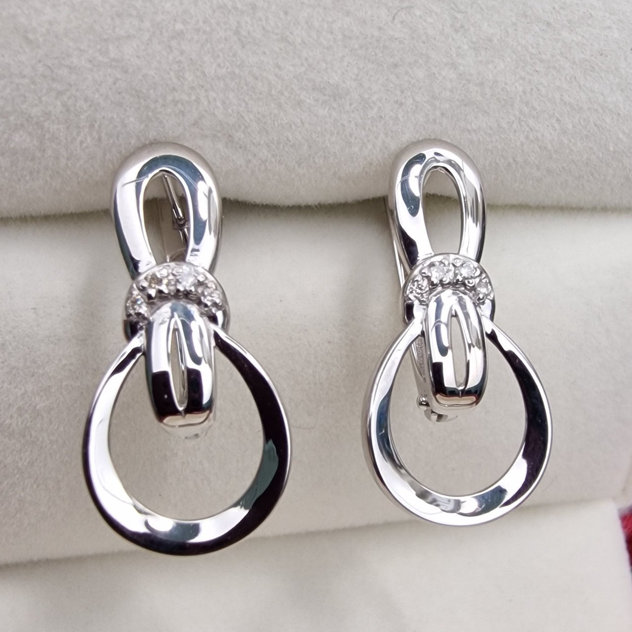 Серьги Deimantas 101103291 2,33гр 0,050ct. купить,NaN