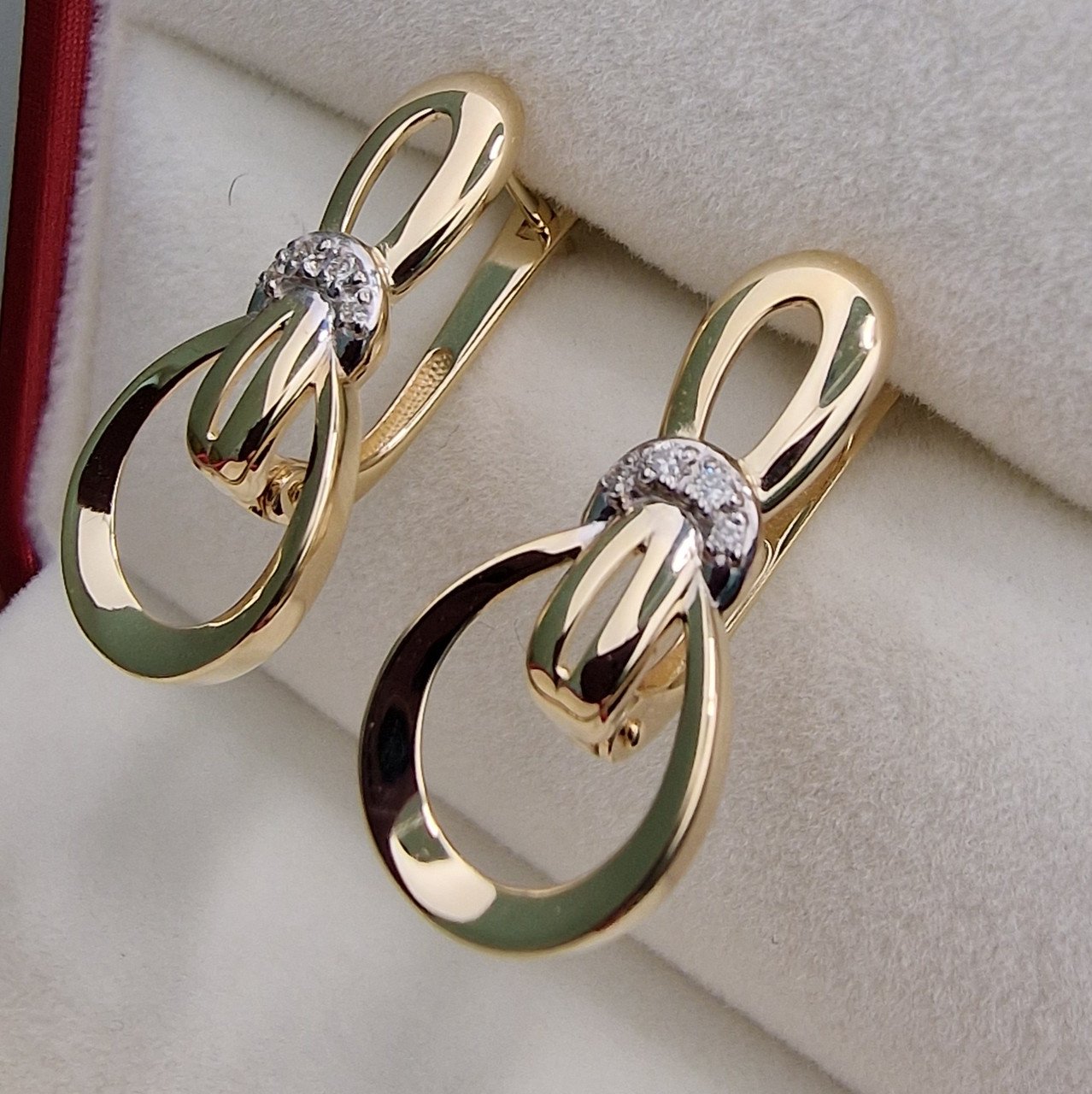 Серьги Deimantas 101103317 2,44гр 0,040ct. купить,NaN