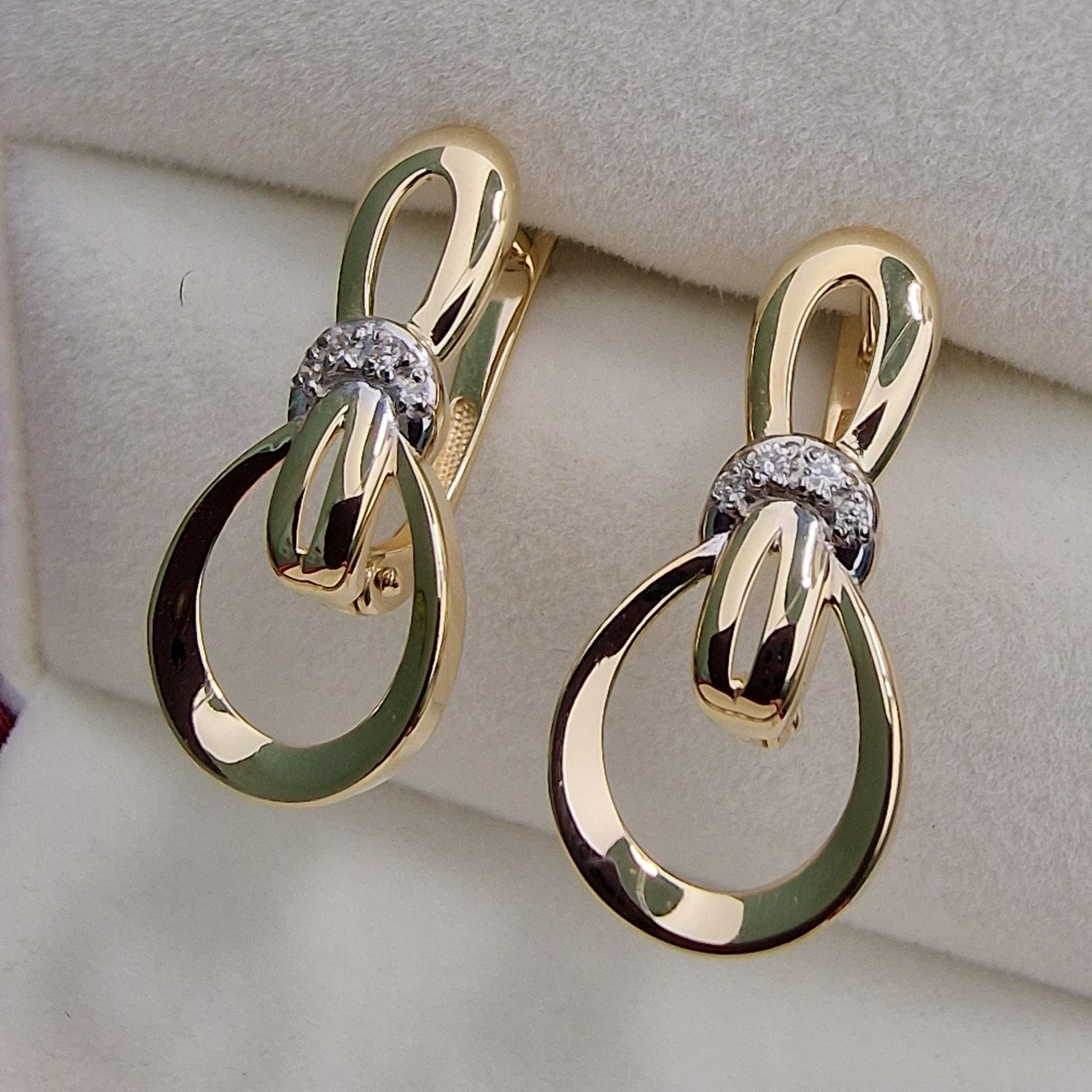 Серьги Deimantas 101103317 2,44гр 0,040ct. купить,NaN