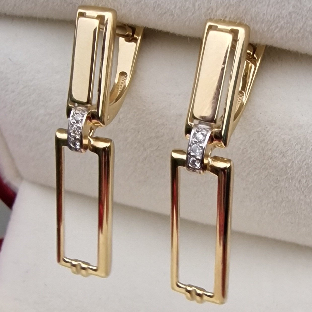 Серьги Deimantas 101103327 2,5гр 0,025ct. купить,NaN