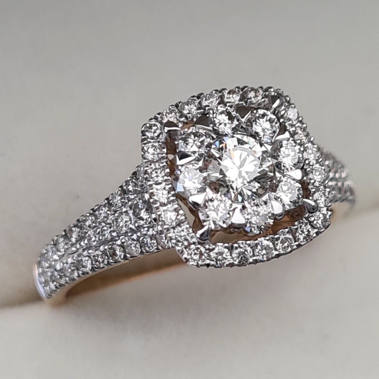 Комплект Deimantas 101113387 8,42гр 2,30ct. купить,NaN