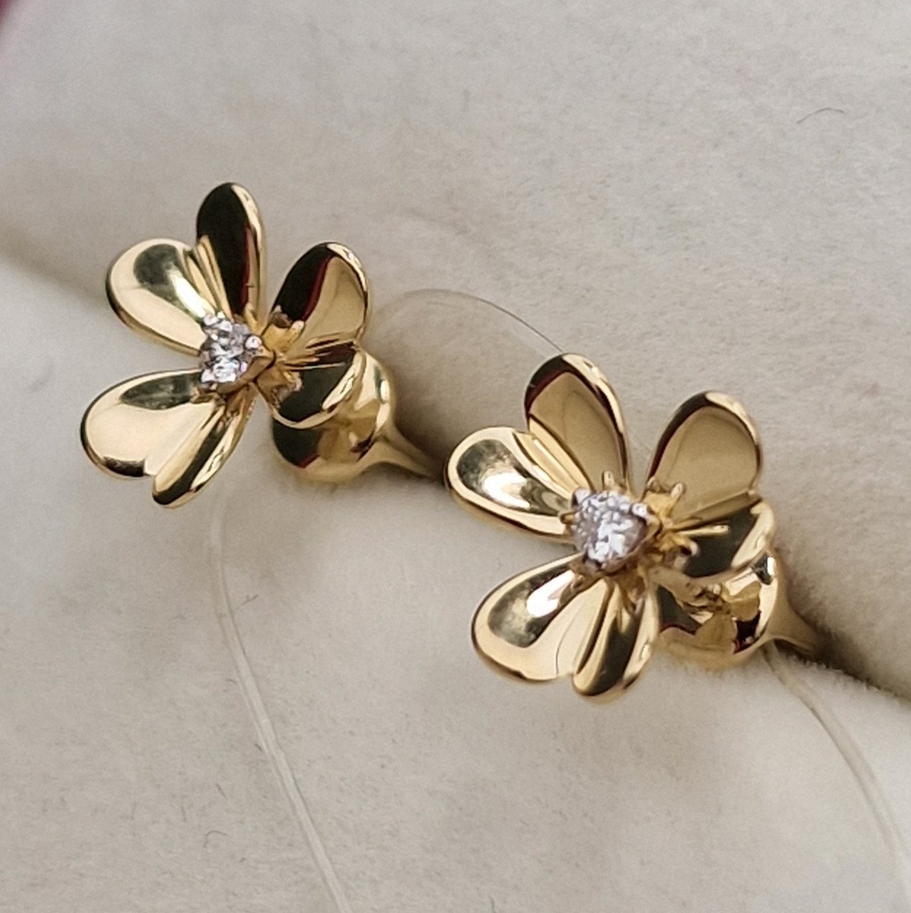 Серьги Deimantas 101103334 1,3гр 0,051ct. купить,NaN