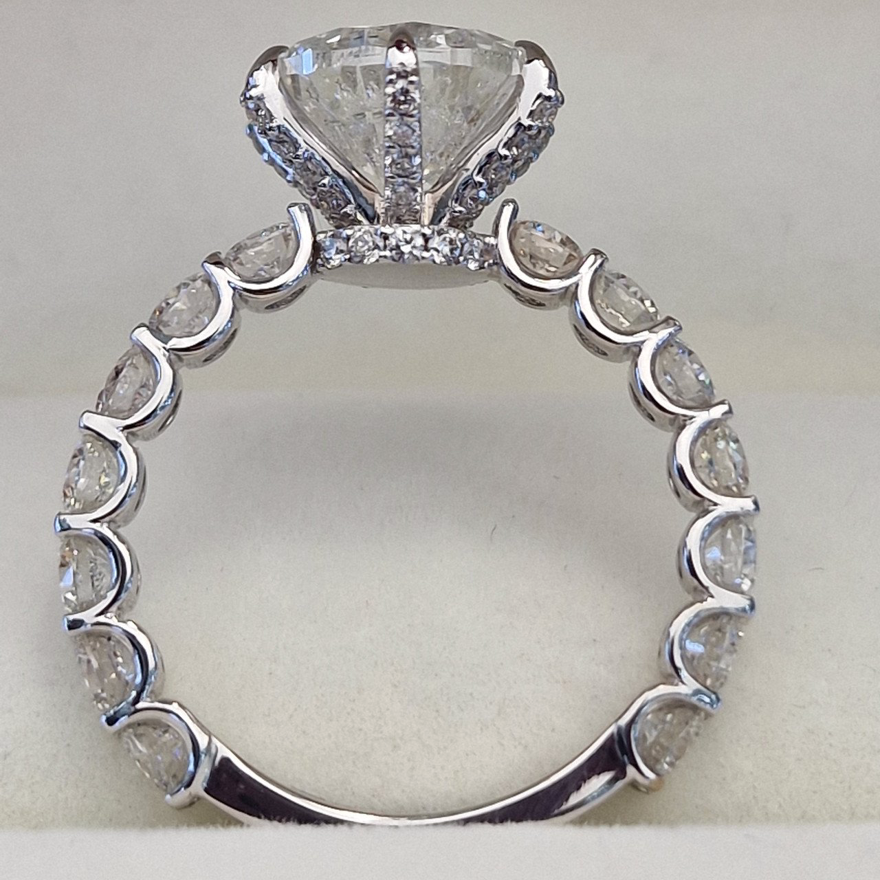 Кольцо Deimantas 101162050 IGI 18р 5,31гр 6,37ct. купить,NaN