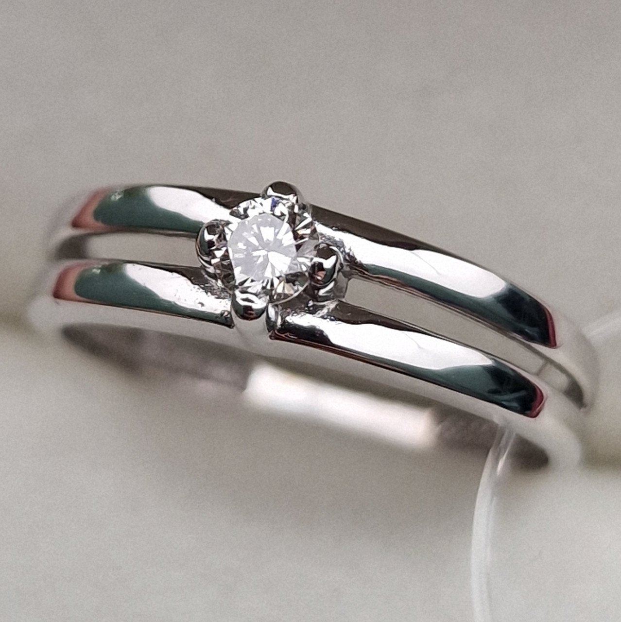 Кольцо Deimantas 100581307 16р 1,78гр 0,118ct. купить,NaN
