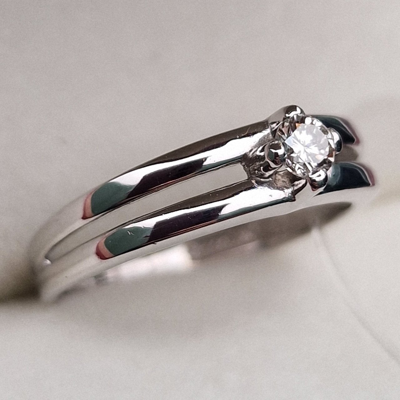 Кольцо Deimantas 100581307 16р 1,78гр 0,118ct. купить,NaN
