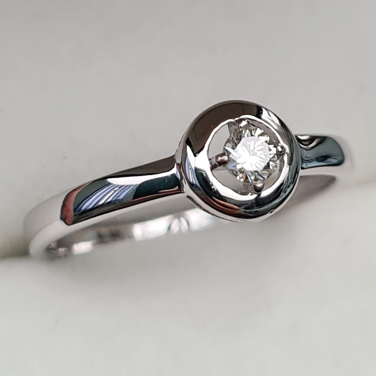 Кольцо Deimantas 100591561 16,5р 1,58гр 0,085ct. купить,NaN