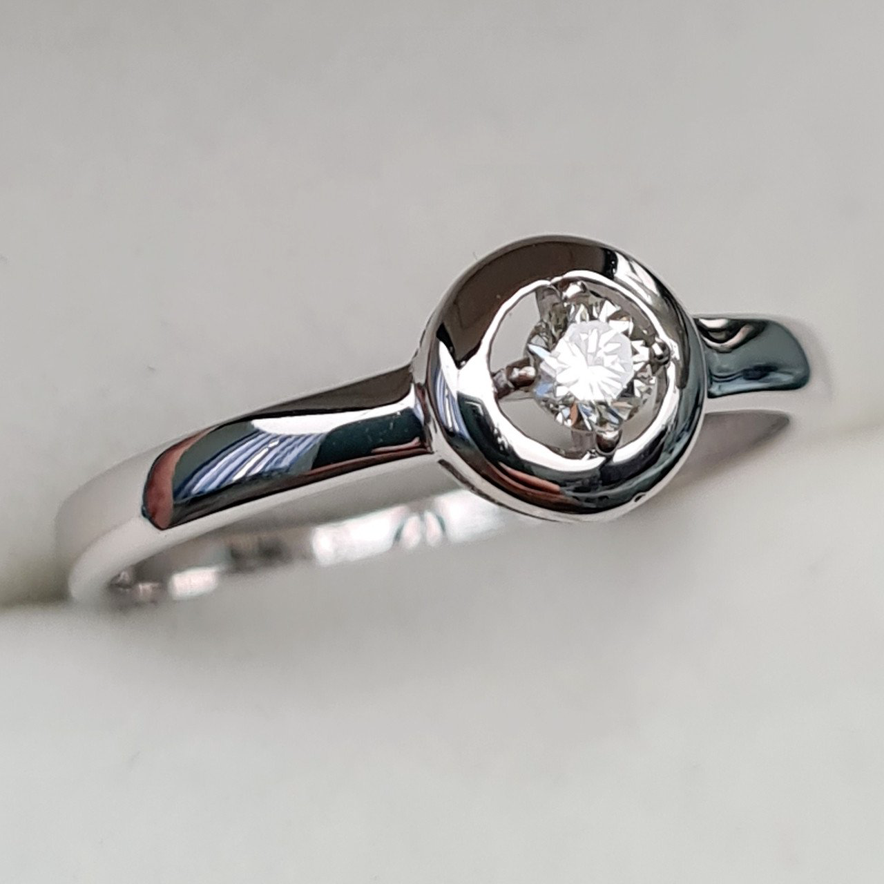 Кольцо Deimantas 100591561 16,5р 1,58гр 0,085ct. купить,NaN