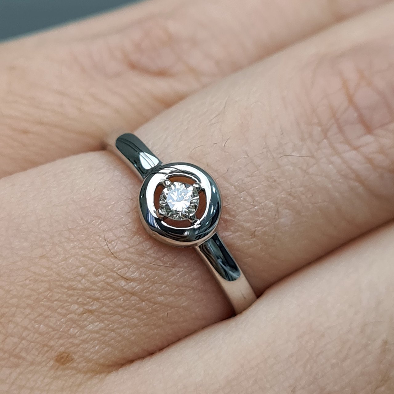 Кольцо Deimantas 100591561 16,5р 1,58гр 0,085ct. купить,NaN