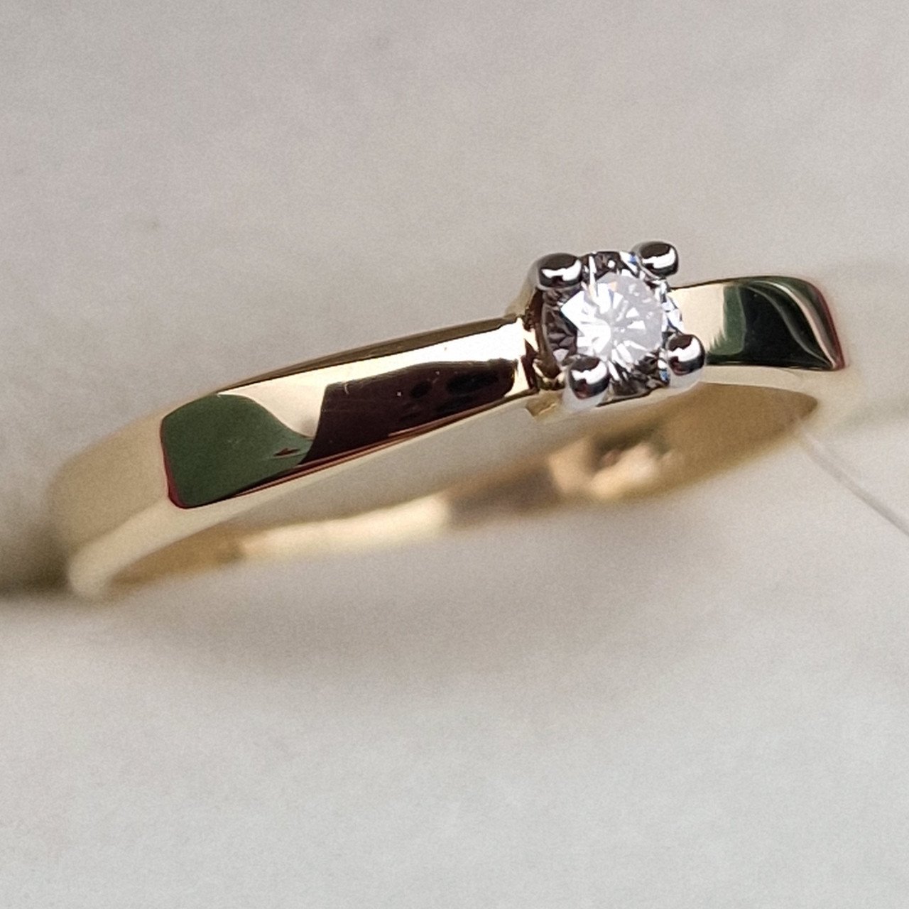 Кольцо Deimantas 100592509 17,5р 1,42гр 0,127ct. купить,NaN