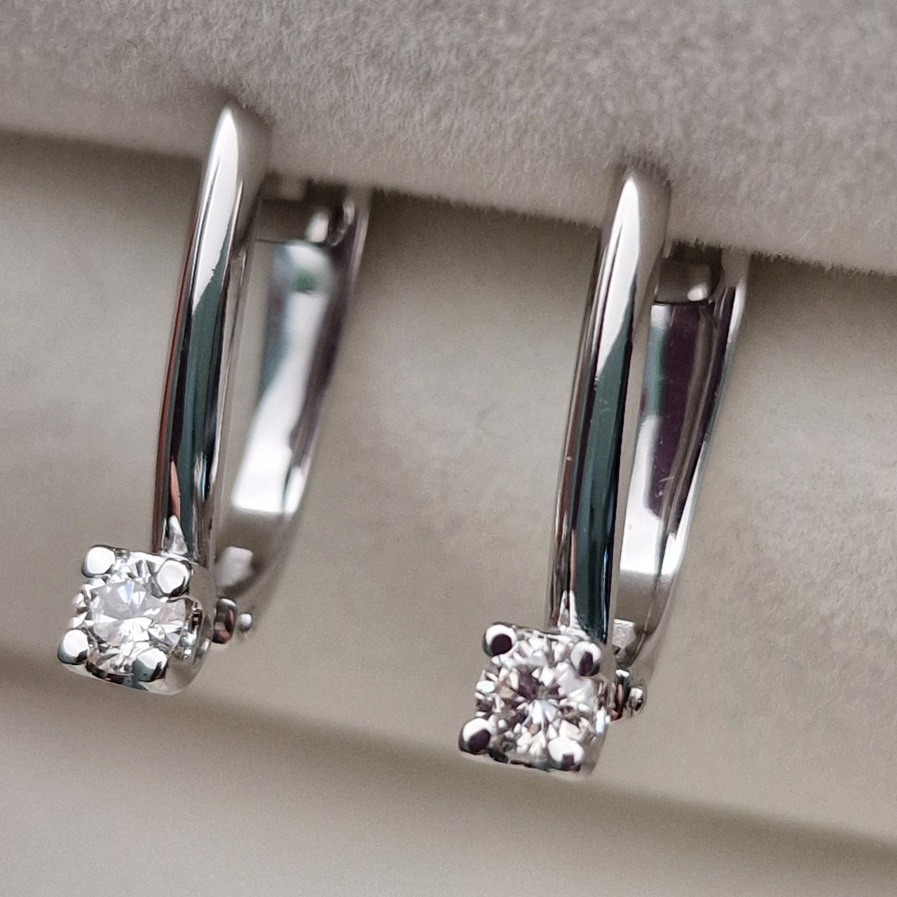 Серьги Deimantas 100593459 2,27гр 0,214ct. купить,NaN