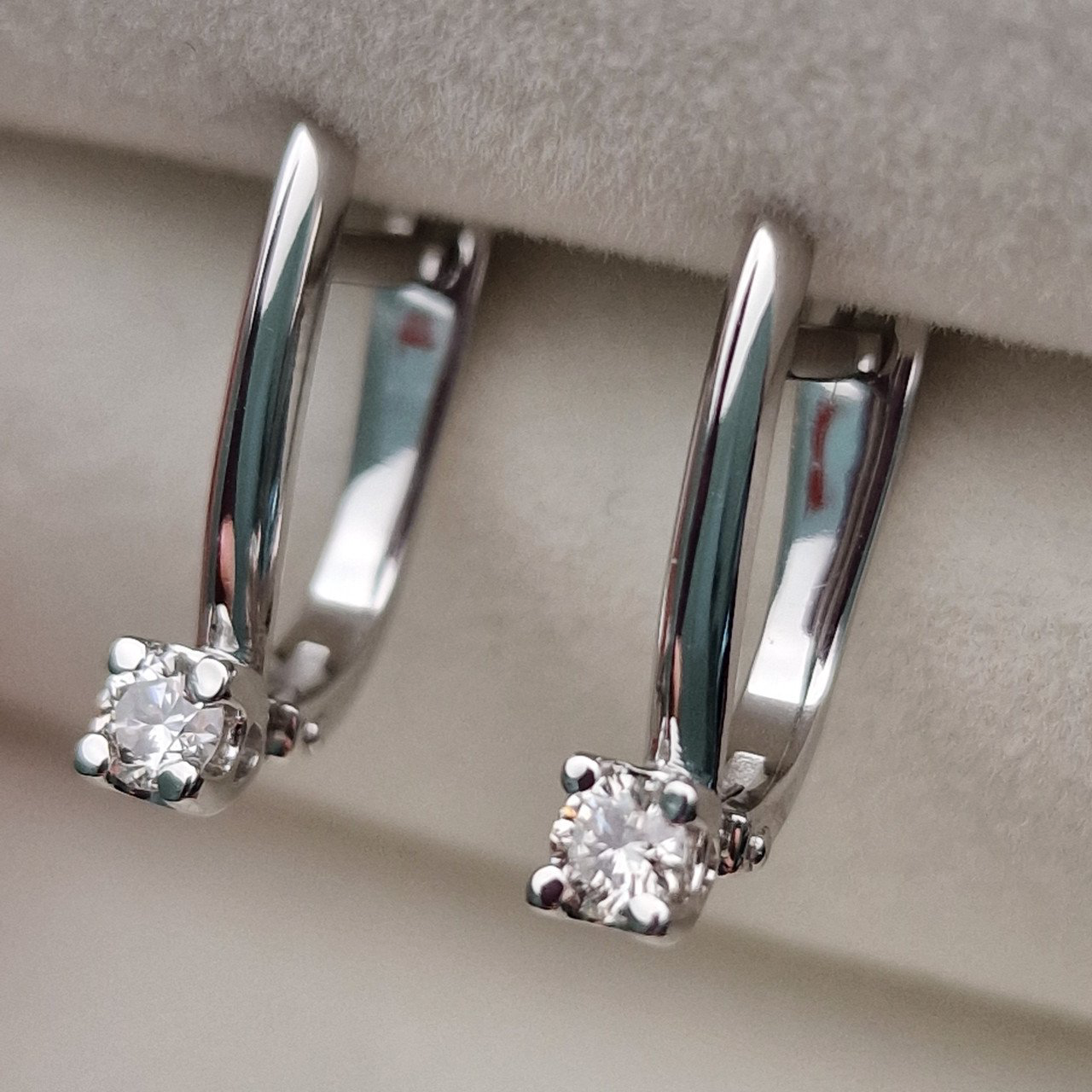 Серьги Deimantas 100593465 2,27гр 0,224ct. купить,NaN