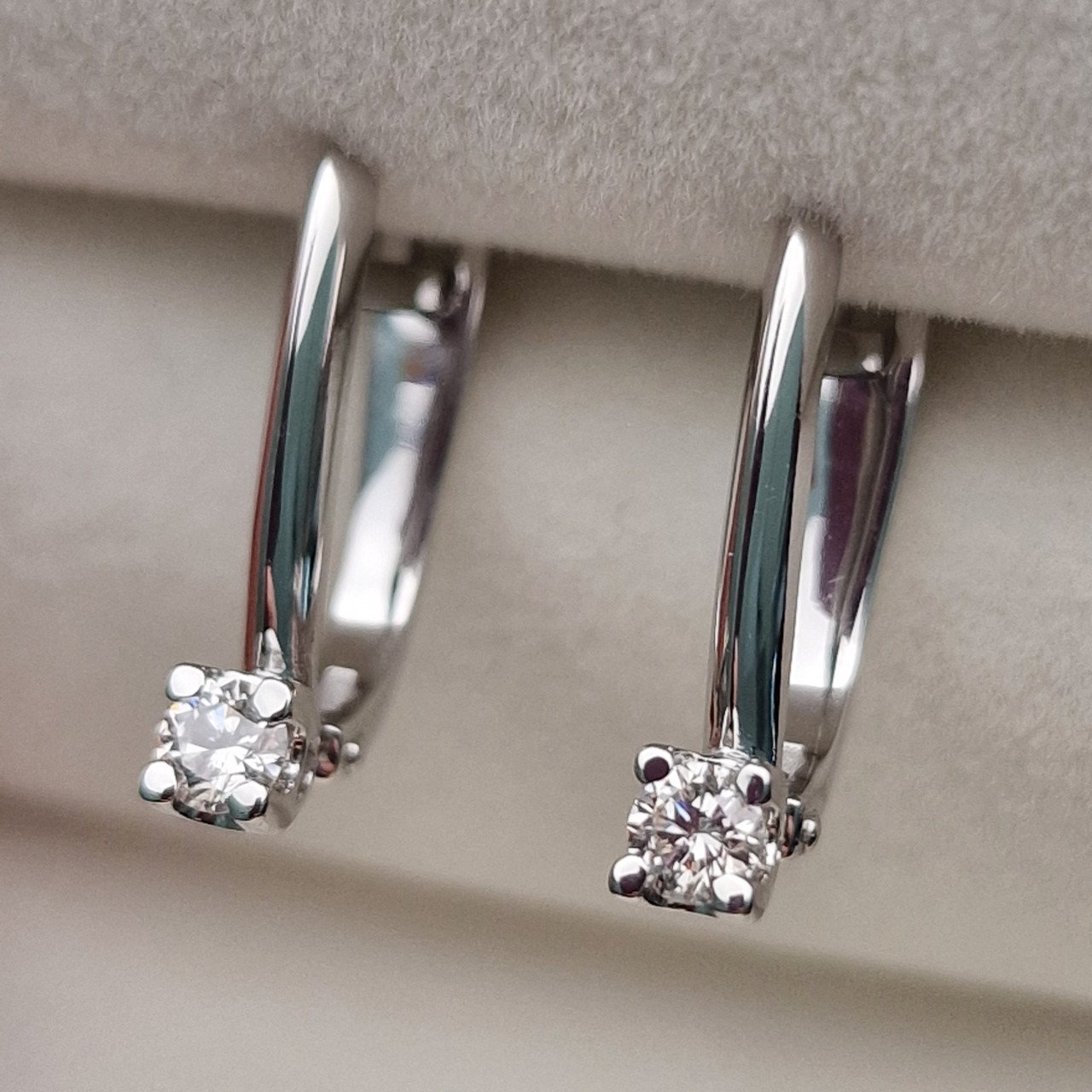 Серьги Deimantas 100593469 2,27гр 0,232ct. купить,NaN