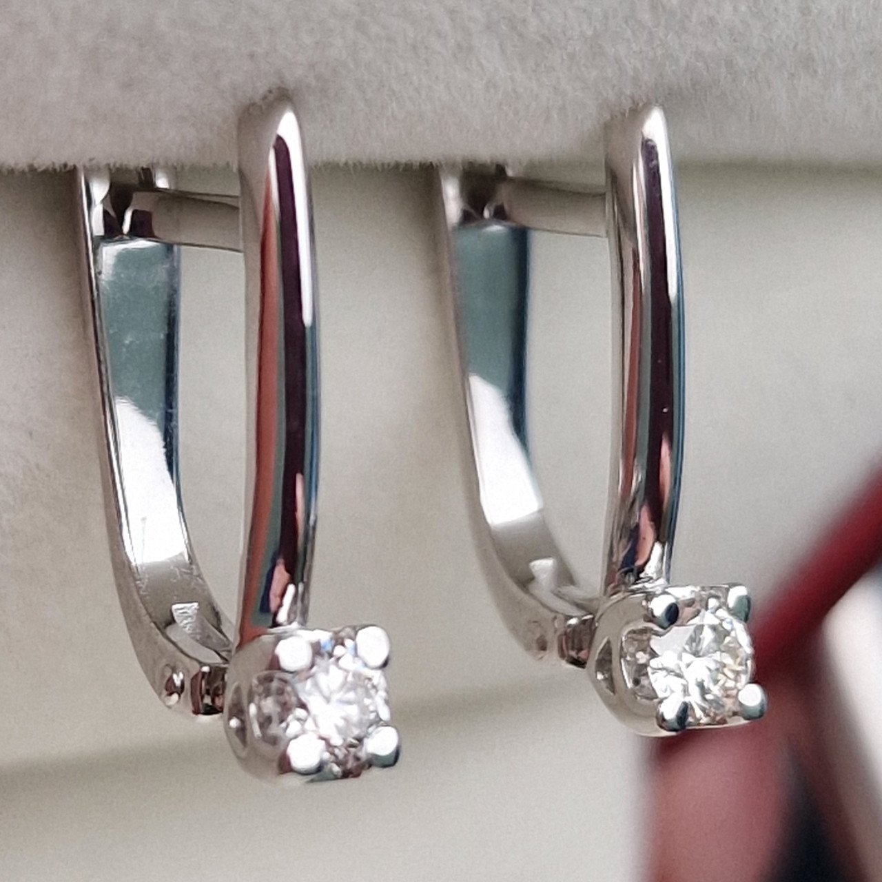 Серьги Deimantas 100593469 2,27гр 0,232ct. купить,NaN