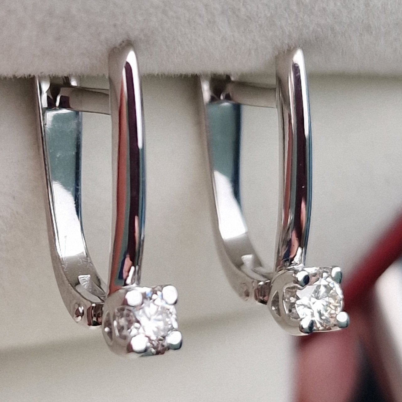 Серьги Deimantas 100593469 2,27гр 0,232ct. купить,NaN