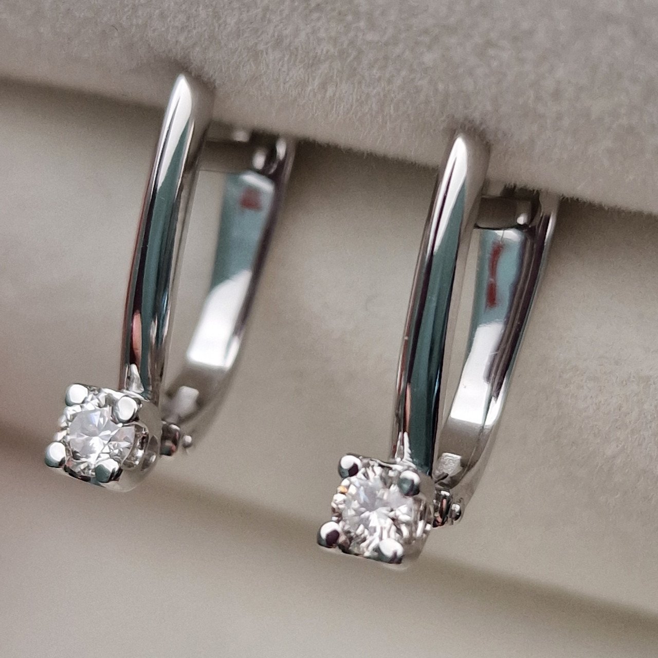 Серьги Deimantas 100593469 2,27гр 0,232ct. купить,NaN