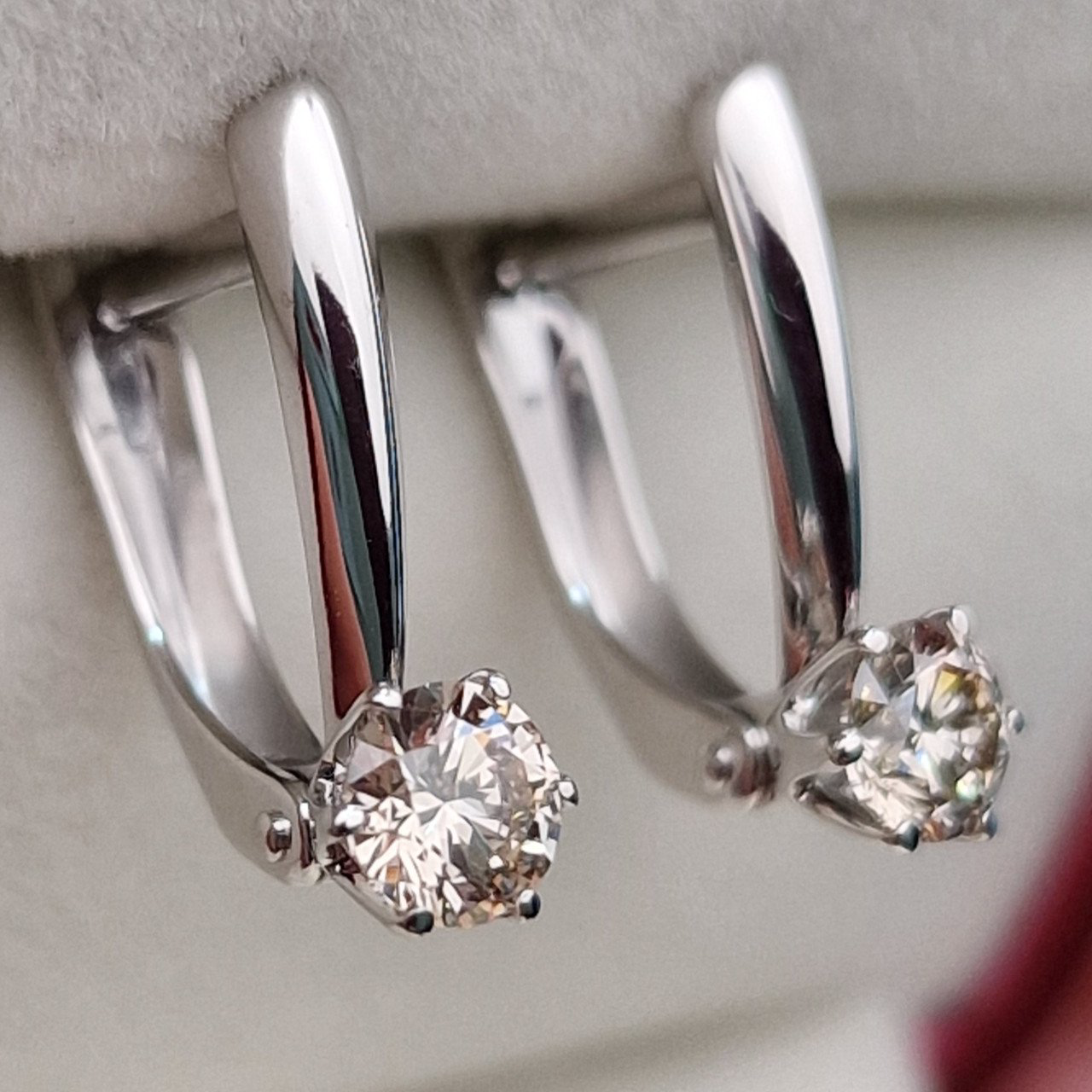 Серьги Deimantas 100596971 1,94гр 0,624ct. купить,NaN