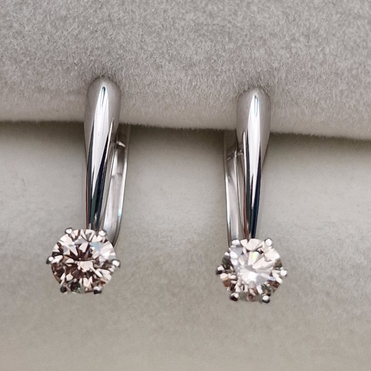 Серьги Deimantas 100596971 1,94гр 0,624ct. купить,NaN