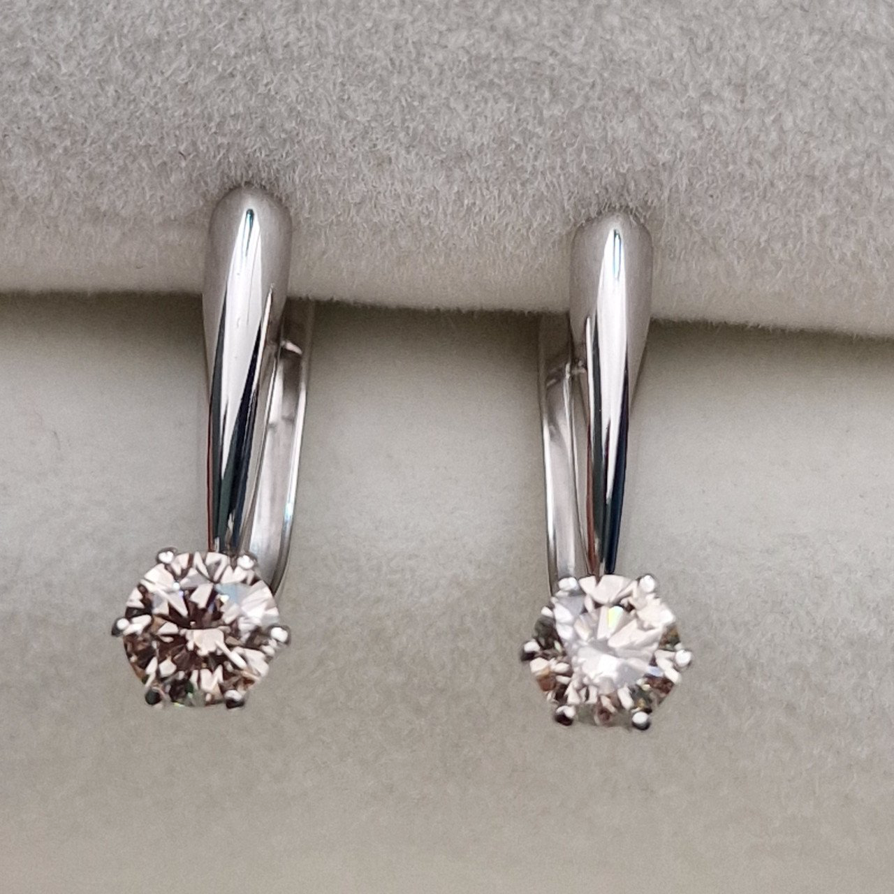 Серьги Deimantas 100596971 1,94гр 0,624ct. купить,NaN