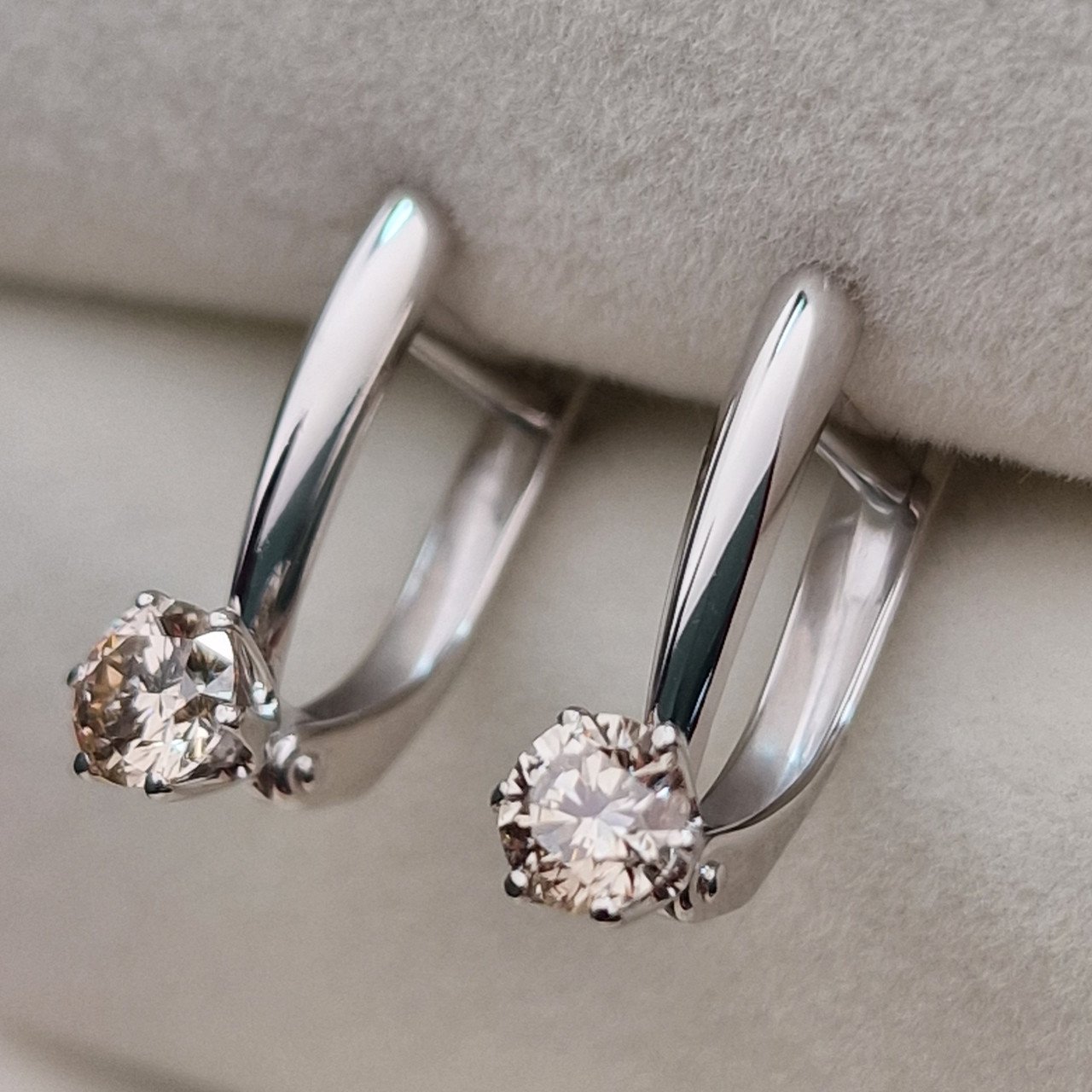 Серьги Deimantas 100596971 1,94гр 0,624ct. купить,NaN