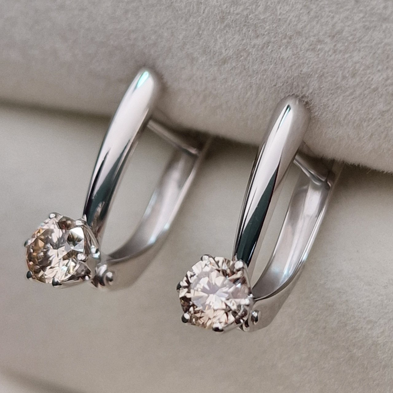 Серьги Deimantas 100596971 1,94гр 0,624ct. купить,NaN