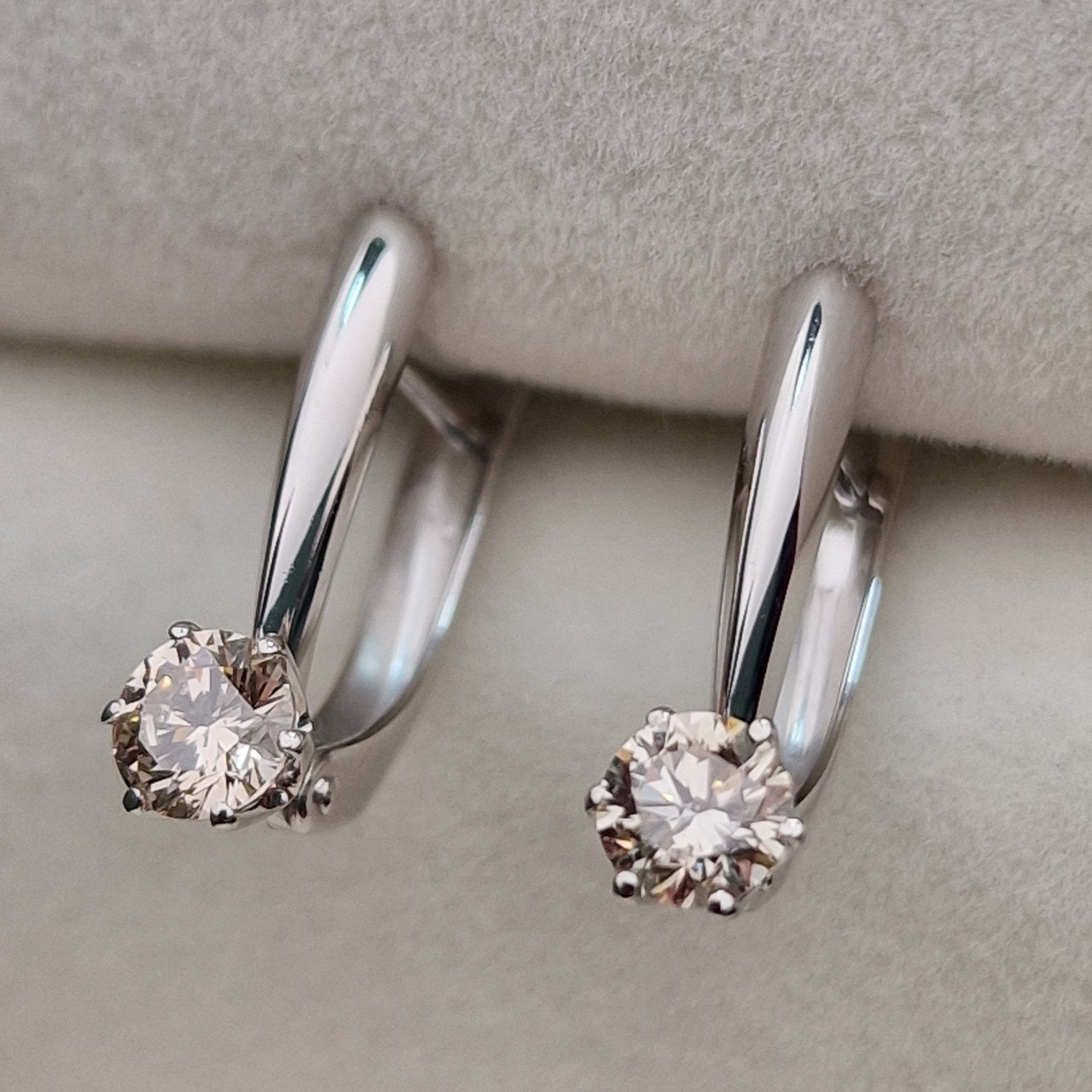 Серьги Deimantas 100596971 1,94гр 0,624ct. купить,NaN