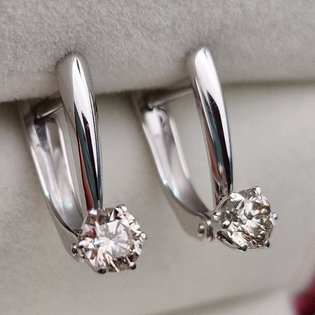 Серьги Deimantas 100596971 1,94гр 0,624ct. купить,NaN