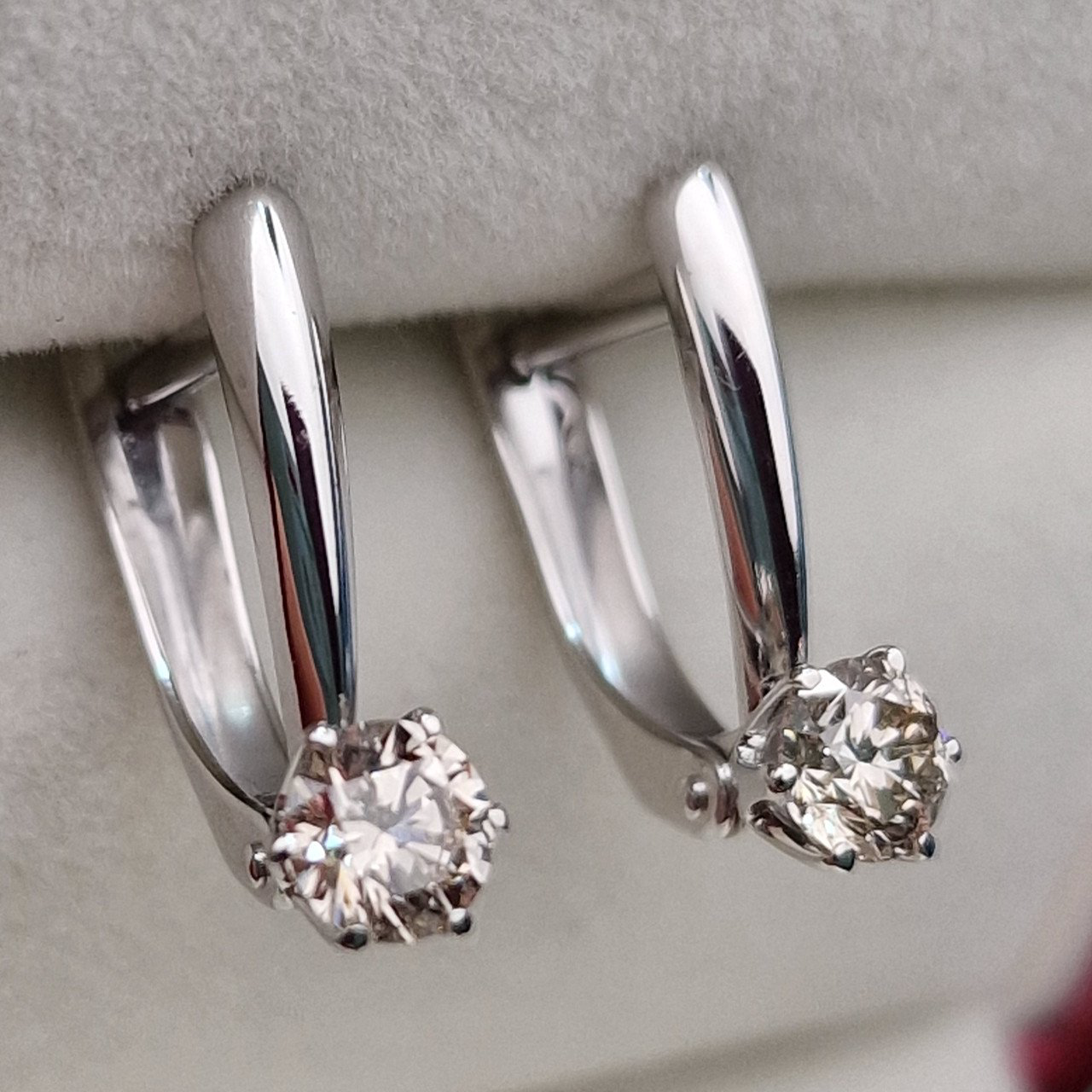 Серьги Deimantas 100596971 1,94гр 0,624ct. купить,NaN