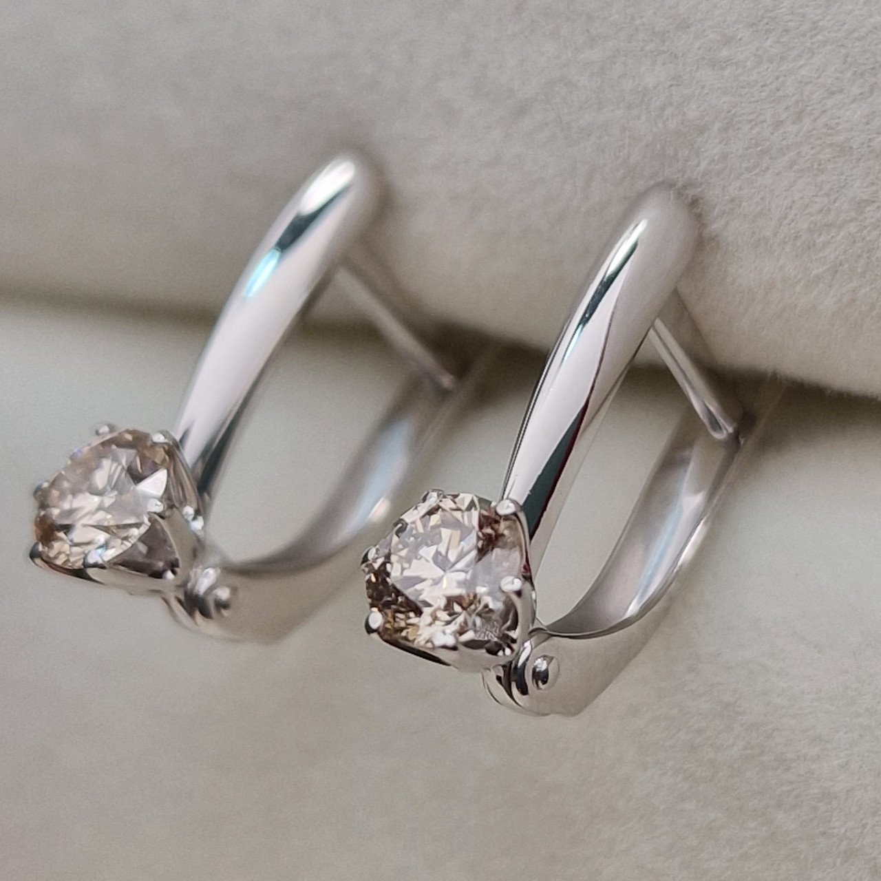 Серьги Deimantas 100596971 1,94гр 0,624ct. купить,NaN