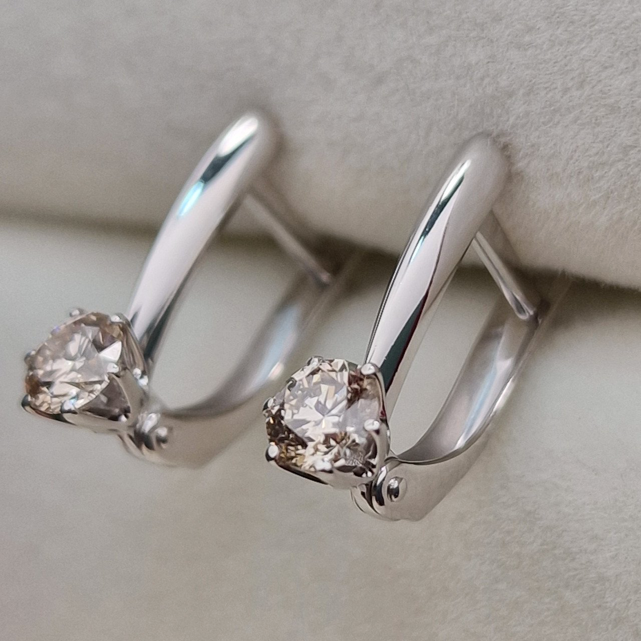 Серьги Deimantas 100596971 1,94гр 0,624ct. купить,NaN