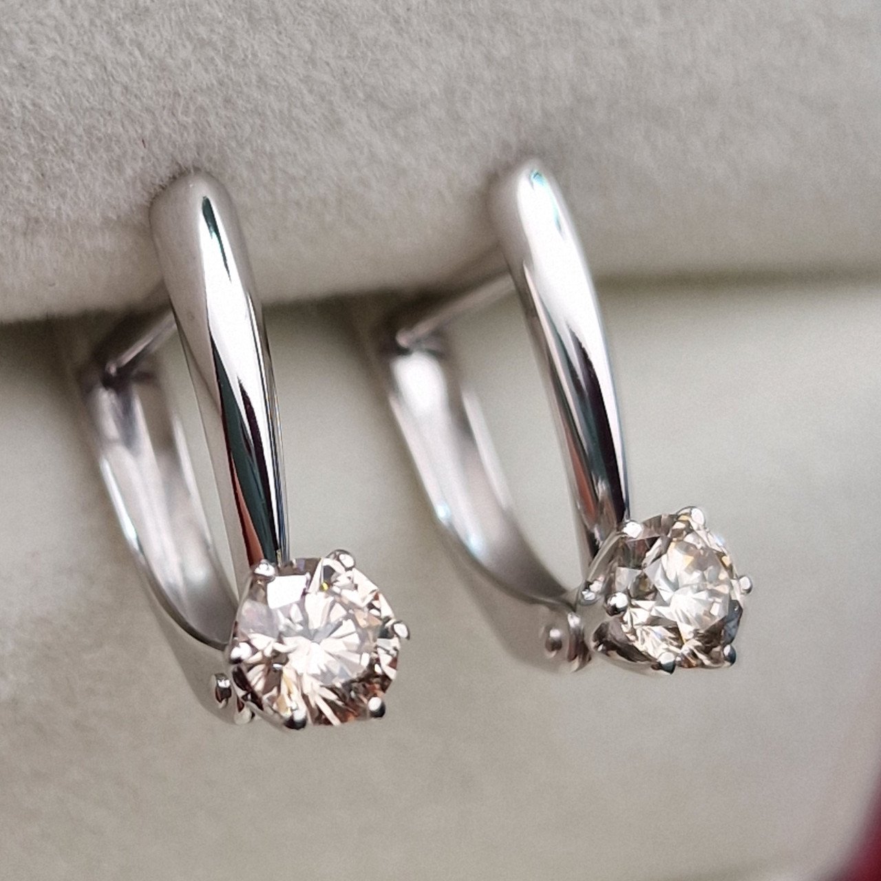Серьги Deimantas 100596971 1,94гр 0,624ct. купить,NaN