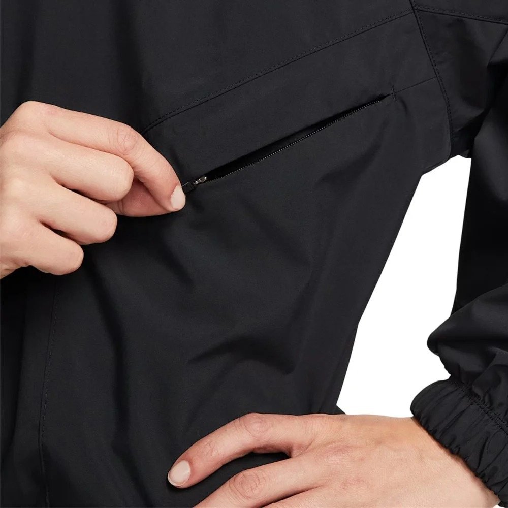 Демисезонная куртка Nike черный купить,114900