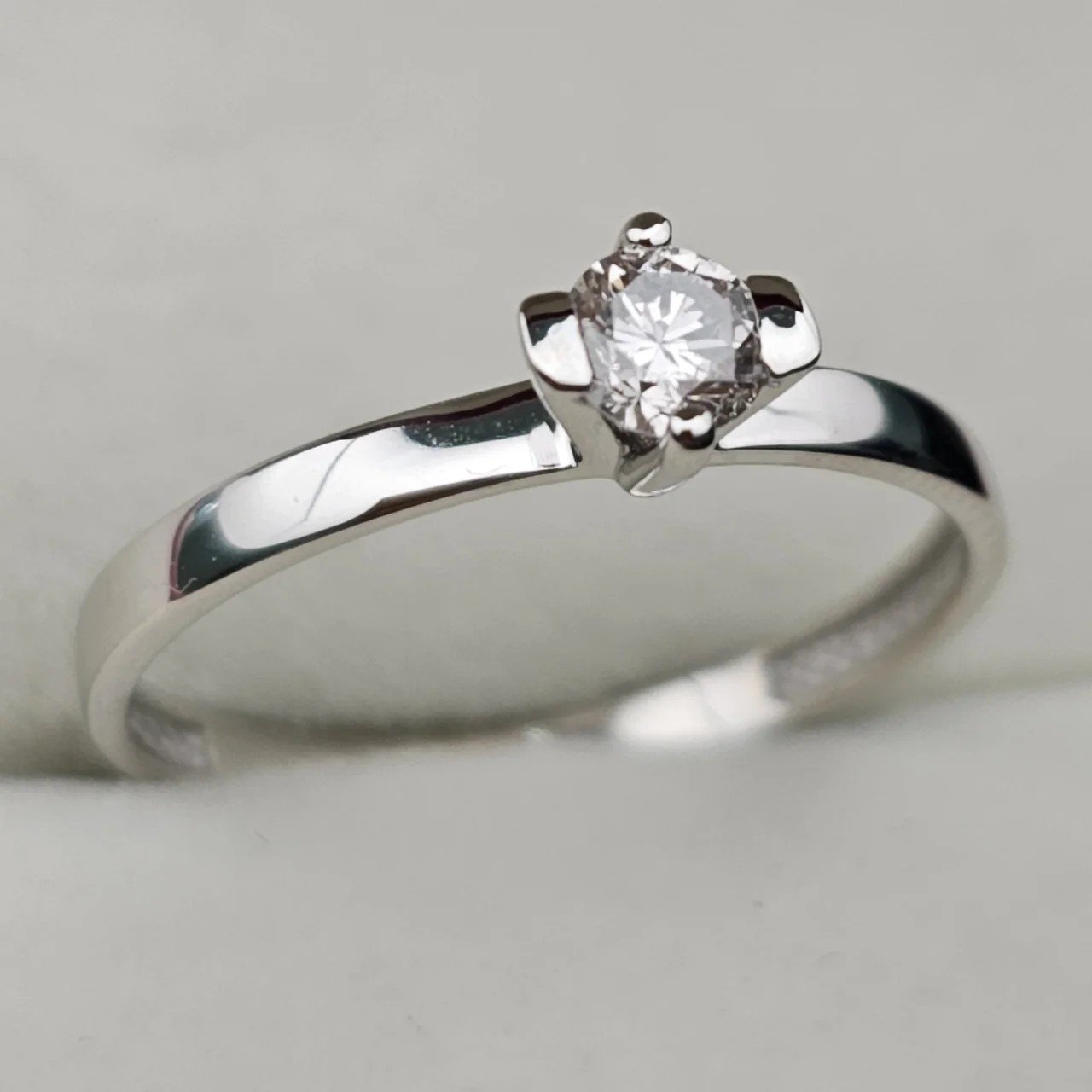 Кольцо Deimantas 108093073 16,5р 0,213ct. купить,NaN