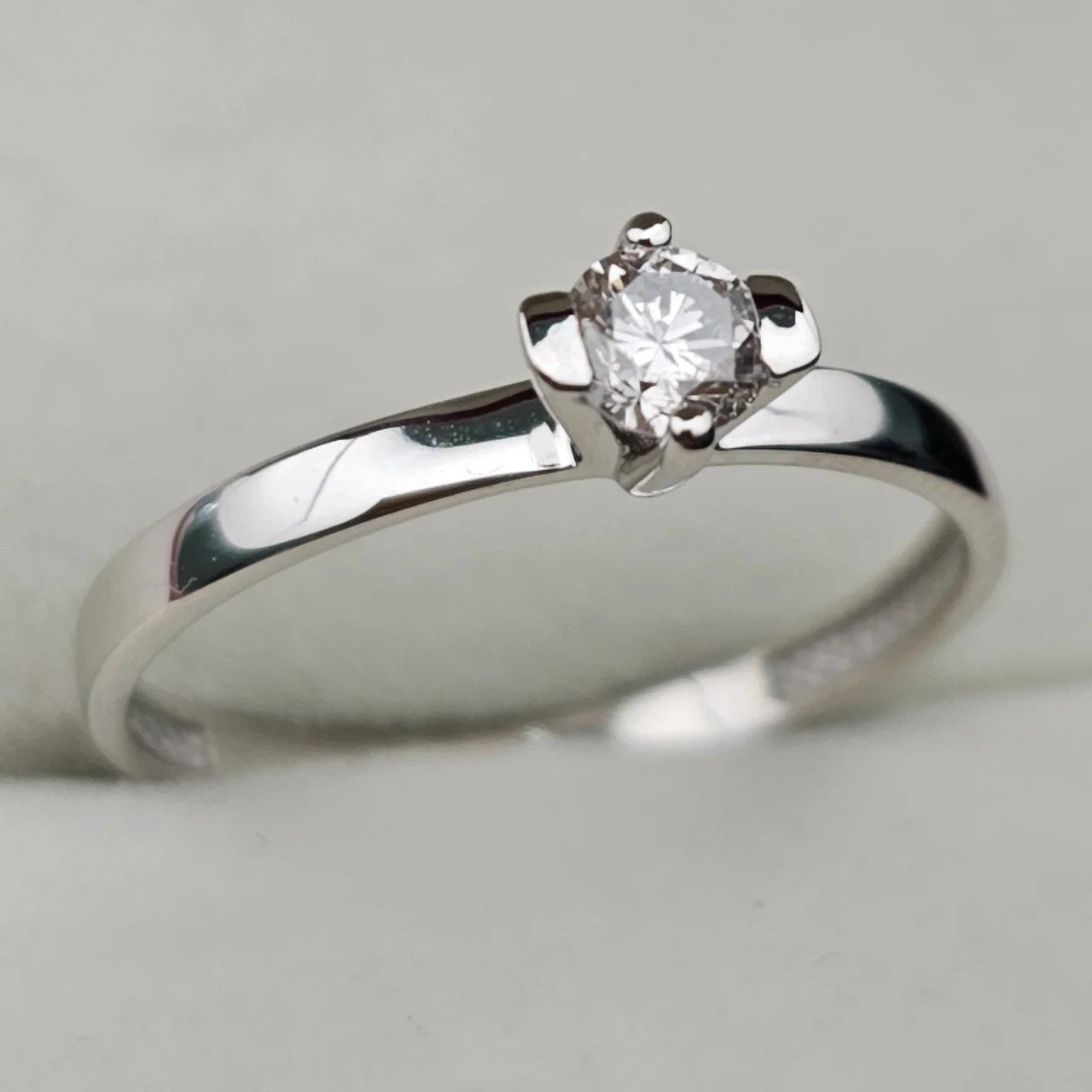 Кольцо Deimantas 108093073 16,5р 0,213ct. купить,NaN