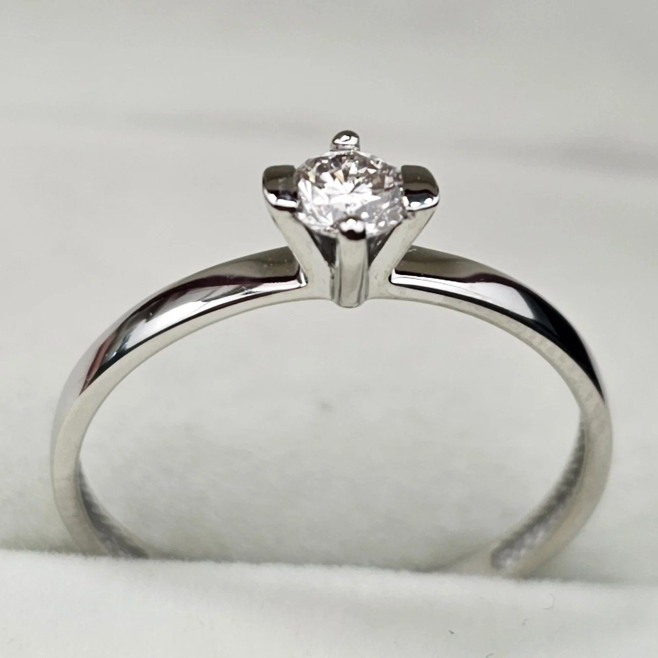Кольцо Deimantas 108093073 16,5р 0,213ct. купить,NaN
