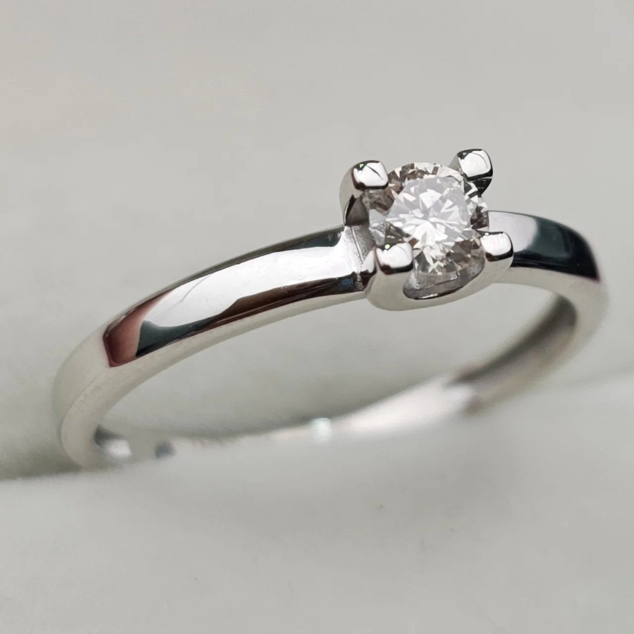 Кольцо Deimantas 108093199 17,5р 0,223ct. купить,NaN