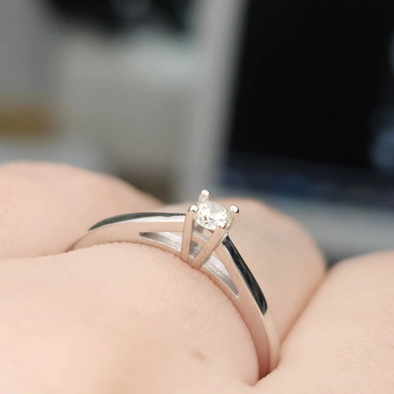 Кольцо Deimantas 108092962 17,5р 1,73гр 0,105ct. купить,NaN