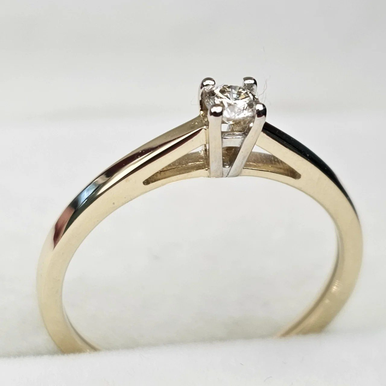 Кольцо Deimantas 108093220 16,5р 0,104ct. купить,NaN