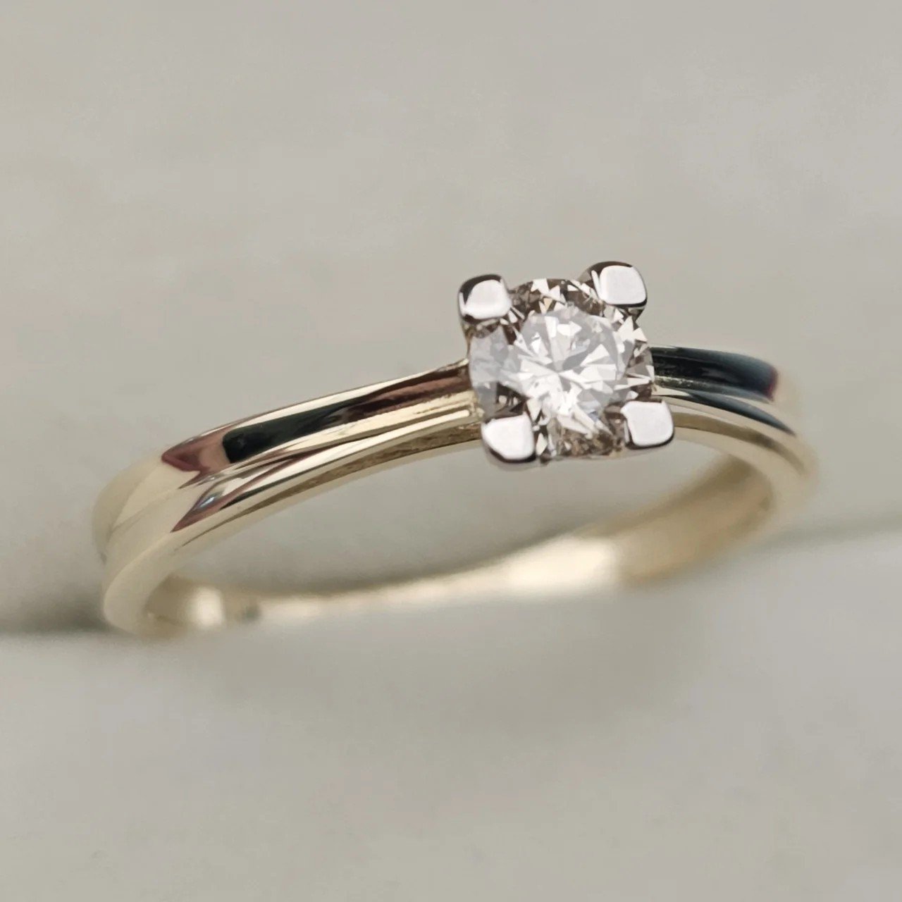 Кольцо Deimantas 108092935 16,5р 1,67гр 0,306ct. купить,NaN