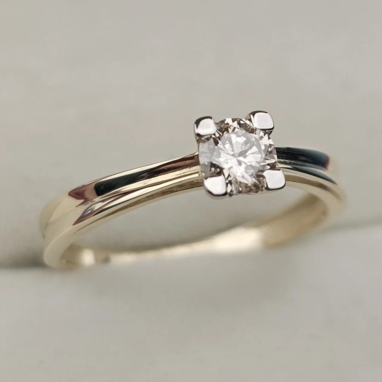 Кольцо Deimantas 108092935 16,5р 1,67гр 0,306ct. купить,NaN