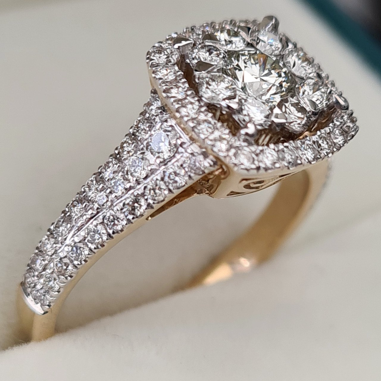 Комплект Deimantas 101273667 8,42гр 2,30ct. купить,NaN