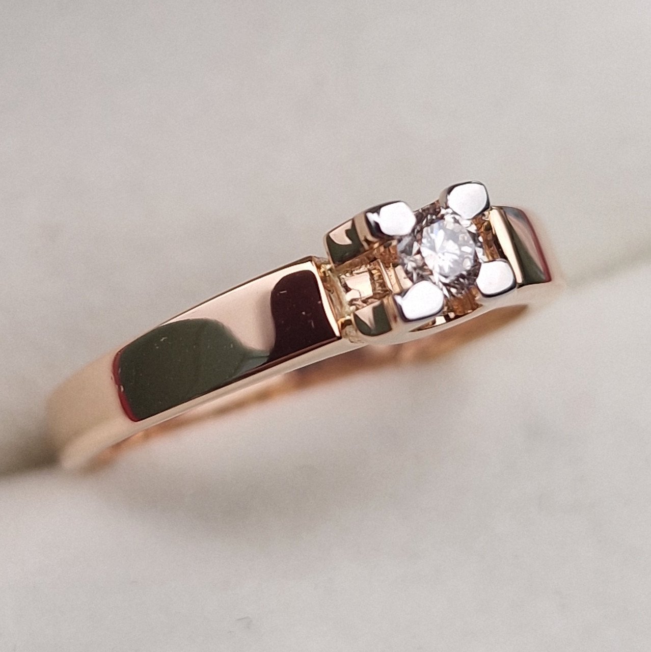 Кольцо Deimantas 101242641 17р 2,9гр 0,114ct.
